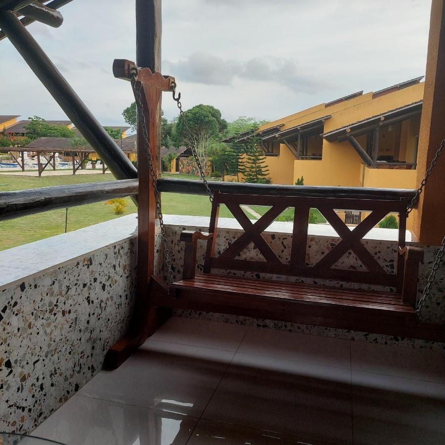 Super Duplex Frente Piscinas